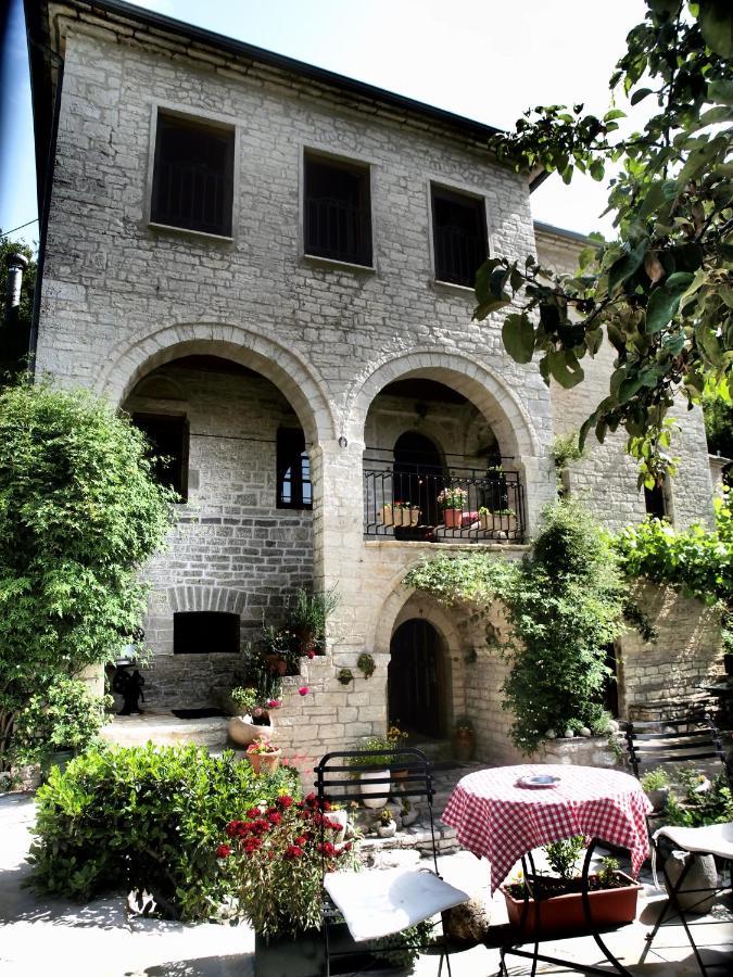 Casa Calda Hotel Sirako Exterior photo
